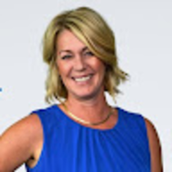 Profile Picture of Shelly Weiland (@shellyweiland) on Poshmark