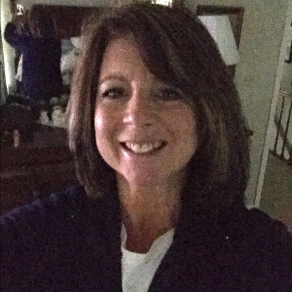 Profile Picture of Elaine Tilghman (@elainetilghman) on Poshmark