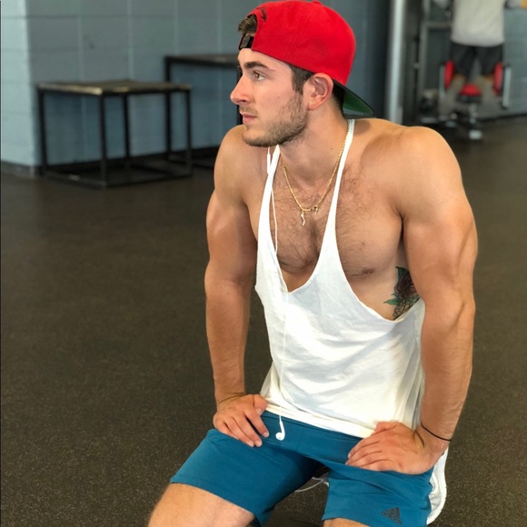 Profile Picture of Fabrizio Cirrintano (@fabcirrintno) on Poshmark