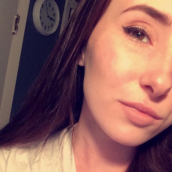 Profile Picture of Madelyn Bohmfalk (@madelynbohmfalk) on Poshmark