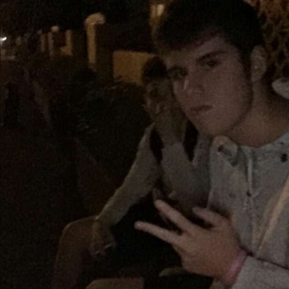 Profile Picture of Kyle Brouckaert (@kylebro53) on Poshmark