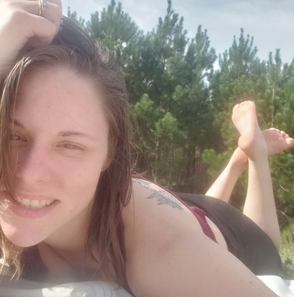 Profile Picture of Roselyn Thomas (@mrshudson09) on Poshmark