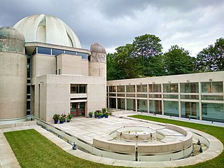 Profile Picture of Murray Edwards College, Cambridgeon Wikipedia