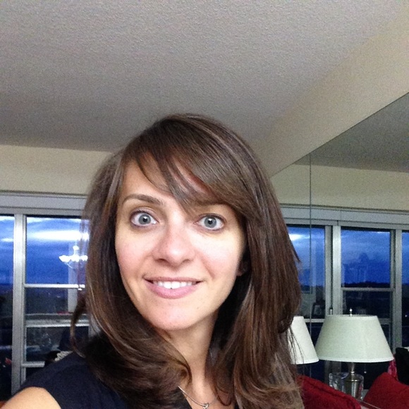 Profile Picture of Eleni Maneta (@emaneta) on Poshmark