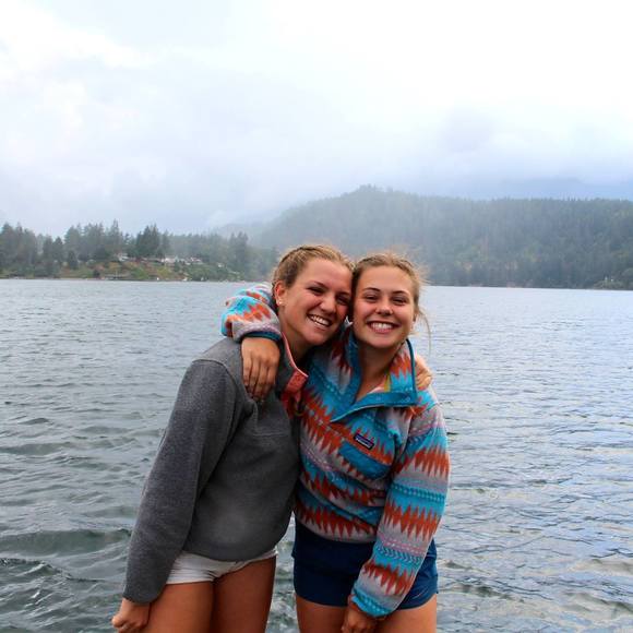 Profile Picture of Emily Andrews (@eman00217) on Poshmark