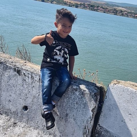 Profile Picture of Lucas Luca (@ignalex42) on Poshmark