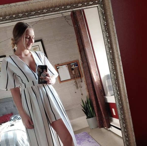Profile Picture of Justine Hilker (@hilkerjustine) on Poshmark