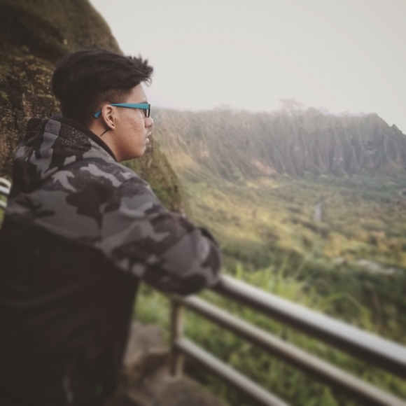 Profile Picture of Sheldon Keliikoa-sato (@sheldondjhero) on Poshmark