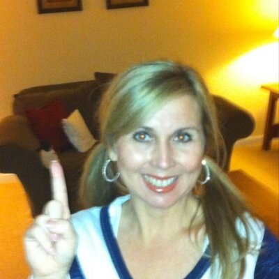 Profile Picture of Lisa Craven (@lrcrave) on Twitter