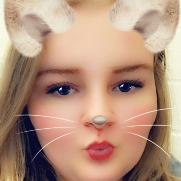 Profile Picture of Ruby Marshall (@ruby_marshall) on Poshmark