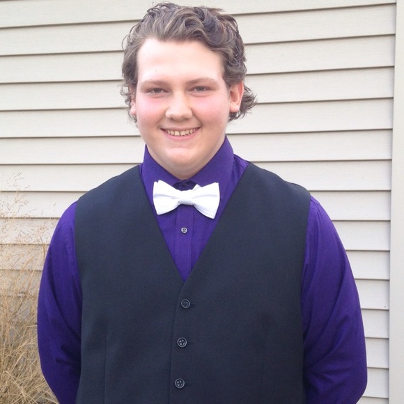 Profile Picture of Brett Zinnel (@bzinnel) on Poshmark