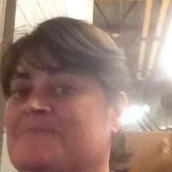 Profile Picture of Melinda Barrenger (@m_barrenger) on Poshmark