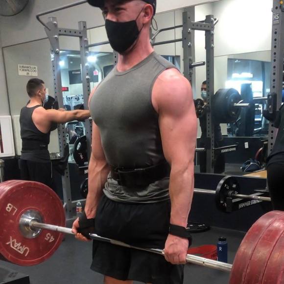 Profile Picture of Joel Salinas (@joelsalinas) on Poshmark