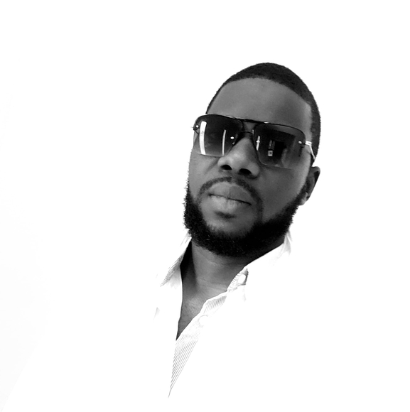 Profile Picture of Ismael omar Farouk (@ifarouk) on Poshmark