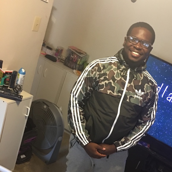 Profile Picture of Carter Harris (@heymrcarter) on Poshmark