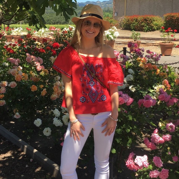 Profile Picture of Olivia Walsh (@ow5993) on Poshmark