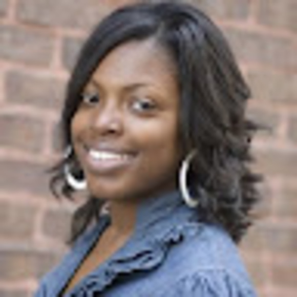 Profile Picture of Jasmine Ginn (@hualum1218) on Poshmark