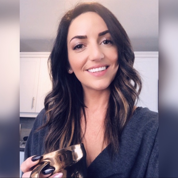 Jennifer Vander plas - Poshmark Profile Picture of Jennifer Vander plas (@jvanderplas) on Poshmark