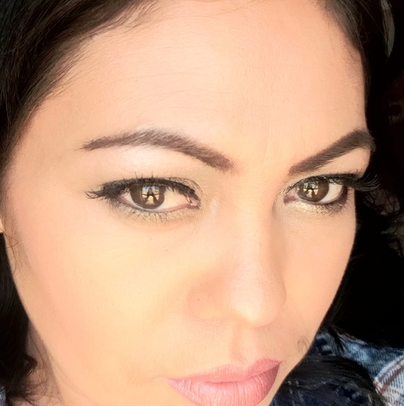 Profile Picture of Estrella Estrella (@estrellamarya) on Poshmark