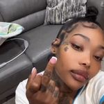 Profile Picture of KEONNA 😌♊️🌻🇭🇹🍀🖤 1010 444 111 🔮 (@mrs.luckydaye) on Instagram