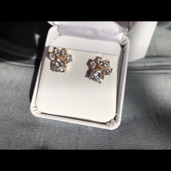 Profile Picture of Cindy Dunston quirk (@cindydq) on Poshmark