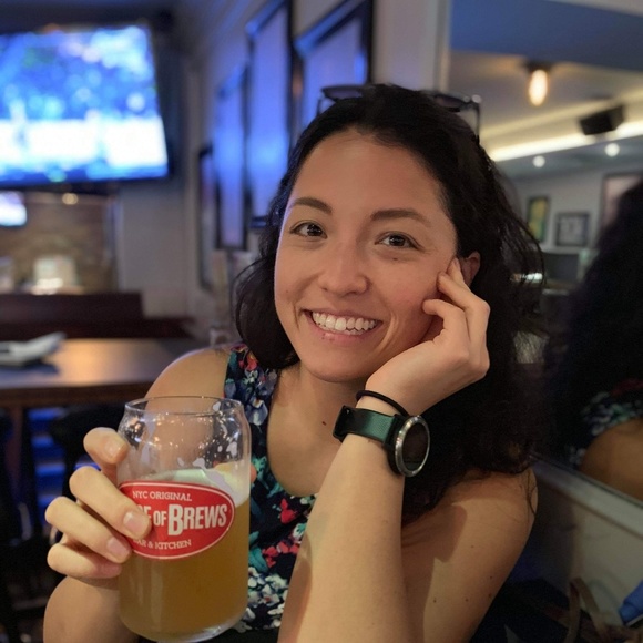 Profile Picture of Shaina Belsky (@shainab94) on Poshmark