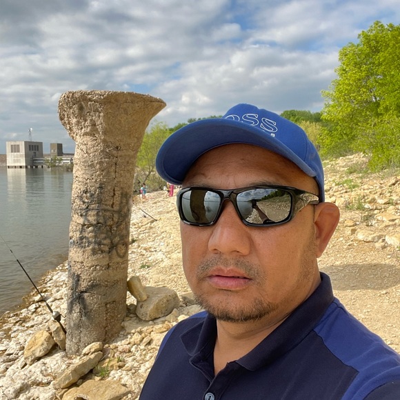 Profile Picture of Aung Aung (@htingnanlasam) on Poshmark