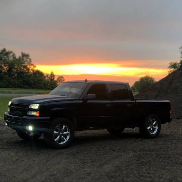 Profile Picture of Zachery Summerhill (@z_summerhill) on Poshmark