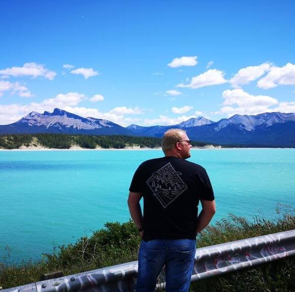 Profile Picture of Jonathan Mackowiak (@j_mackowiak) on Poshmark