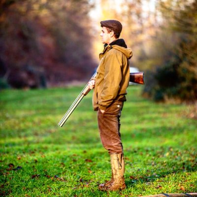 Profile Picture of Ed Schofield (@schoFieldWalkin) on Twitter