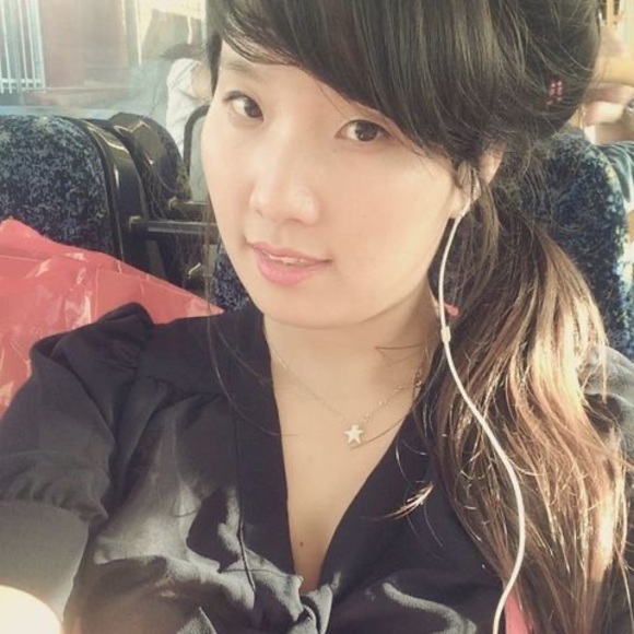 Profile Picture of Mengmeng Guo (@miumiumeng88) on Poshmark