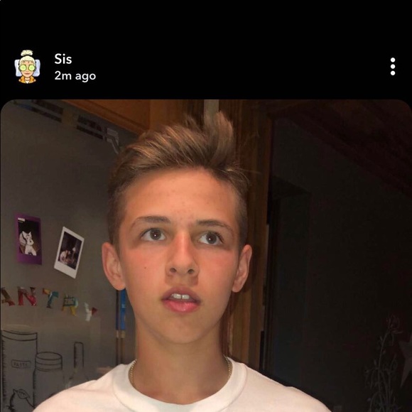 Profile Picture of Log Tews (@logtrws) on Poshmark