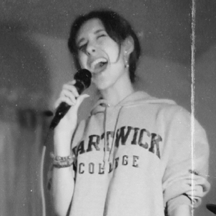 Maxine Kemblowski - Tiktok Profile Picture of Maxine Kemblowski (@maxinekemusic) on Tiktok