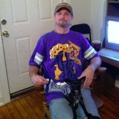 Profile Picture of Darrell Holcomb (@DarrellHolcomb5) on Twitter