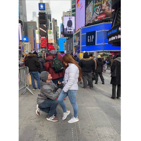 Profile Picture of Destin Husser (@destin_husser) on Poshmark