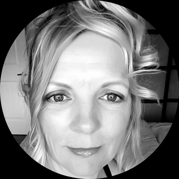 Profile Picture of Beate Pradel (@beatep) on Poshmark
