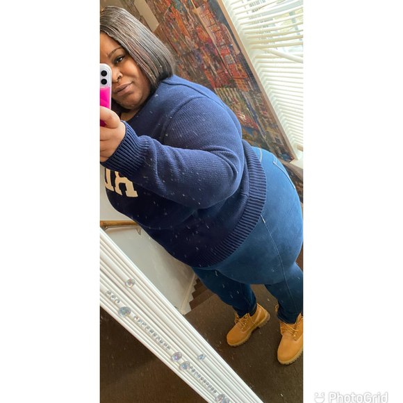Profile Picture of Shurena Wall (@necha42017) on Poshmark