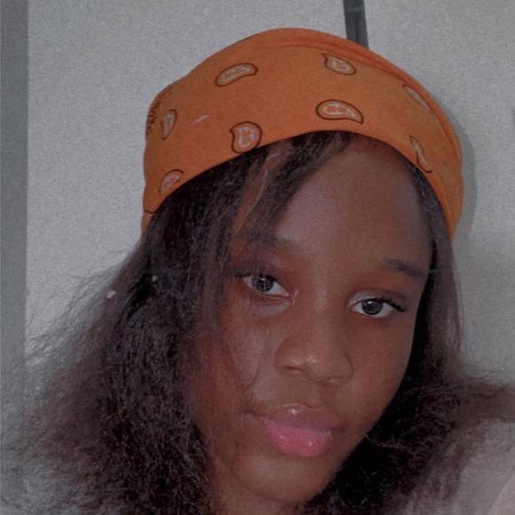 Profile Picture of Jubena laurine Dennis (@dennisjubena) on Poshmark