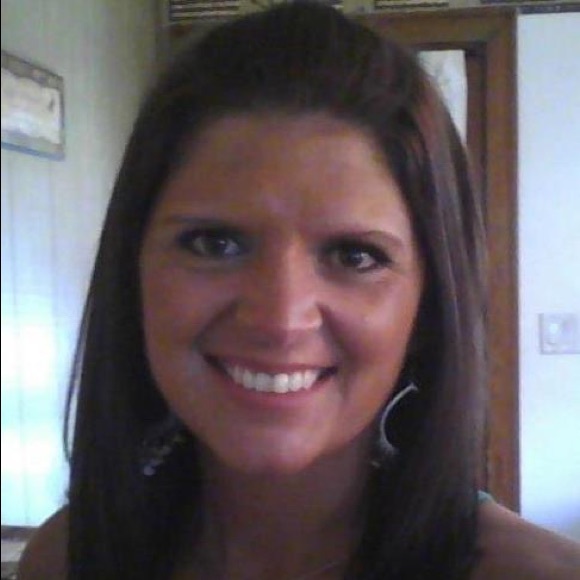 Profile Picture of Tabitha Hunt (@tkhunt818) on Poshmark