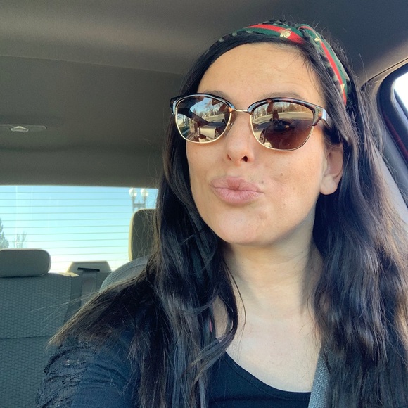 Profile Picture of Rita Batka (@rbatka87) on Poshmark