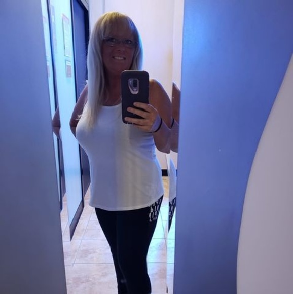 Profile Picture of Tammy Cooley (@tammycooley464) on Poshmark