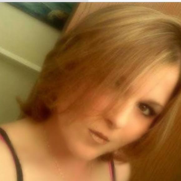 Profile Picture of Candy Charles (@rwoelz) on Poshmark