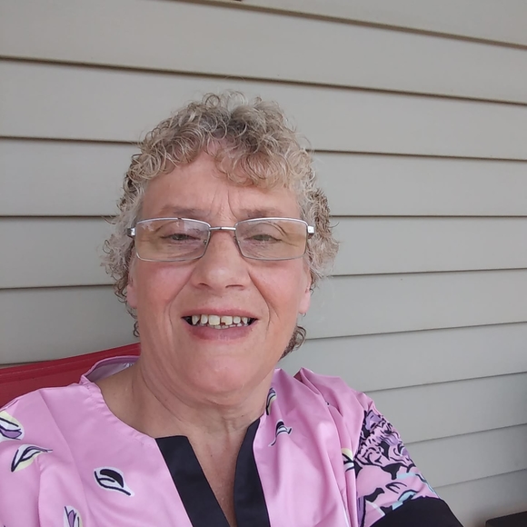 Profile Picture of Kathy Tapper (@kathytapper) on Poshmark