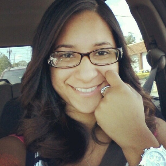 Profile Picture of Aileen Prothro (@aileenjasmine) on Poshmark