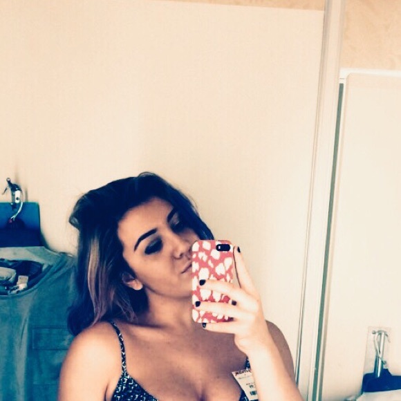 Profile Picture of Haley Blackinton (@haleyblackinton) on Poshmark