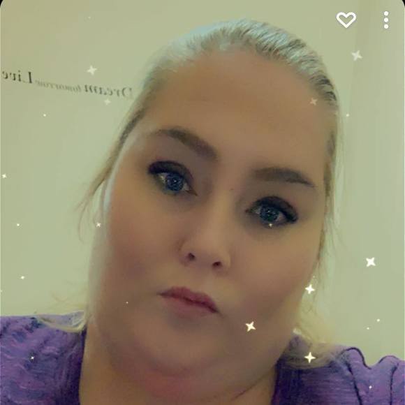Profile Picture of Joelene Ritchie (@joeleneritchie) on Poshmark