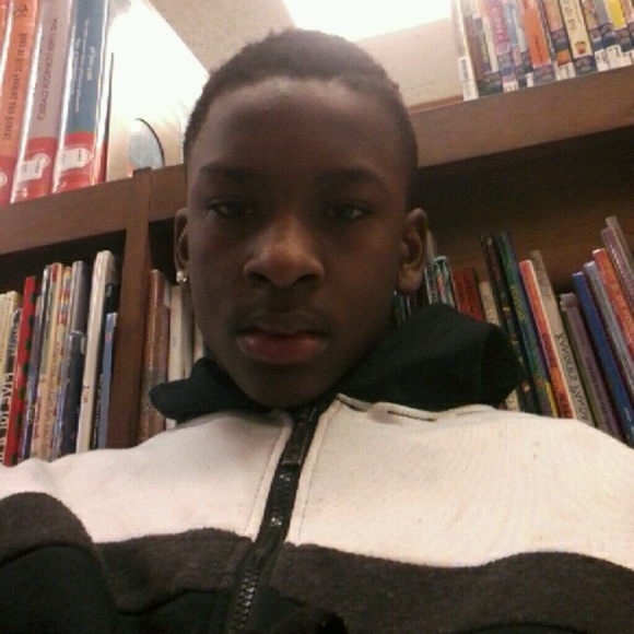 Profile Picture of Jontez Pipins (@tezfrmthaville) on Poshmark
