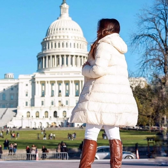 Profile Picture of Carmen Alverdi (@carmensan79) on Poshmark