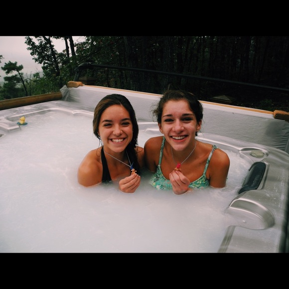 Profile Picture of Haley Joyce (@halesjoyce) on Poshmark