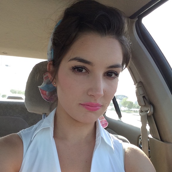 Profile Picture of Jessica Mccoun (@jlmccoun) on Poshmark